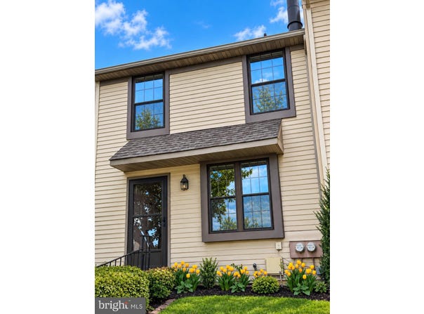 402 HOPKINS Court, NORTH WALES, PA 19454