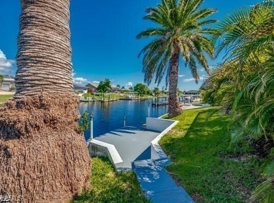 711 SE 33rd Terrace, Cape Coral, FL 33904