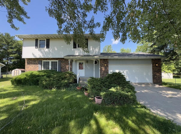 3764 Kingsway Drive, Crown Point, IN 46307