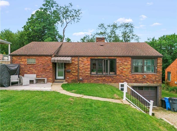 123 Arla Dr, Scott Twp, PA 15220
