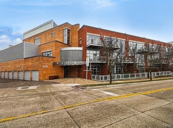 322 E Harrison Avenue, Royal Oak, MI 48067