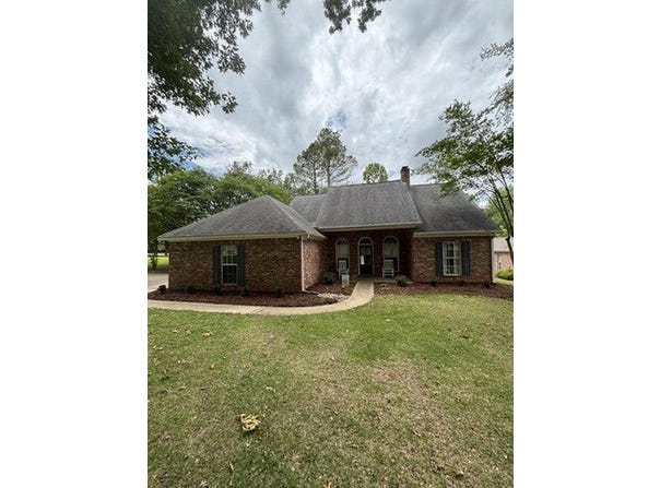 201 Winterset Drive, Starkville, MS 39759