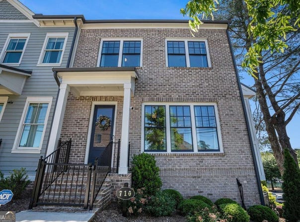 710 Elmwood, Roswell, GA 30075