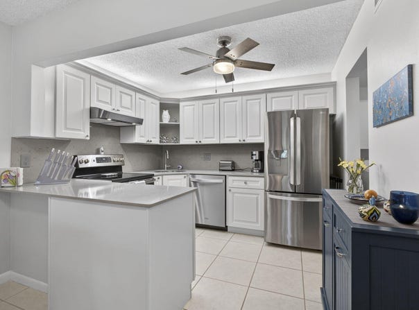 301 Pine Ridge Circle, Greenacres, FL 33463
