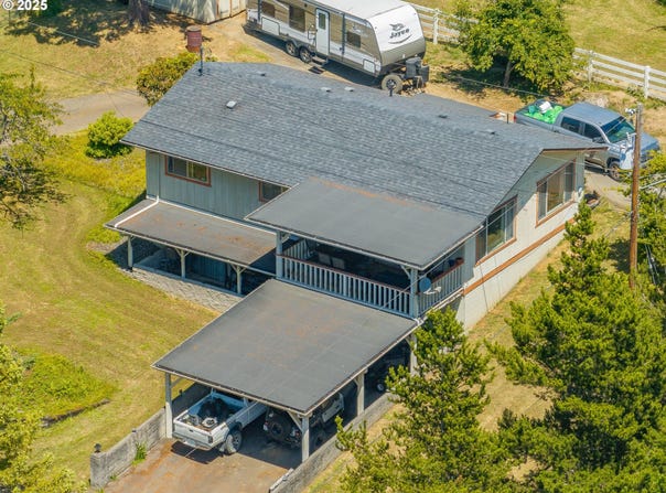 1997 HAZEL ST, Myrtle Point, OR 97458