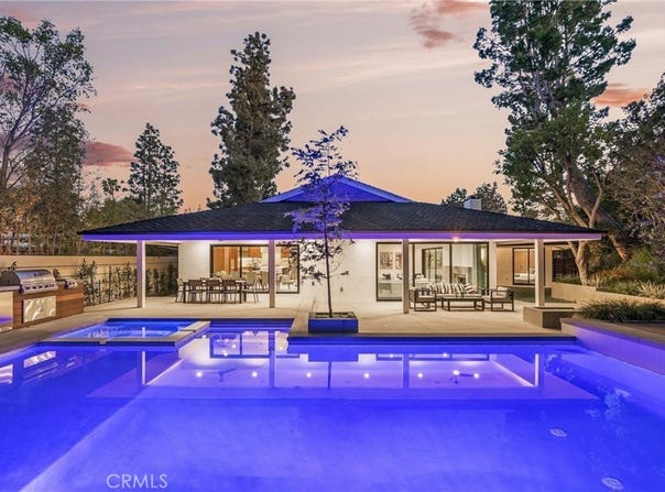 16105 Clear Oak Drive, Encino, CA 91436