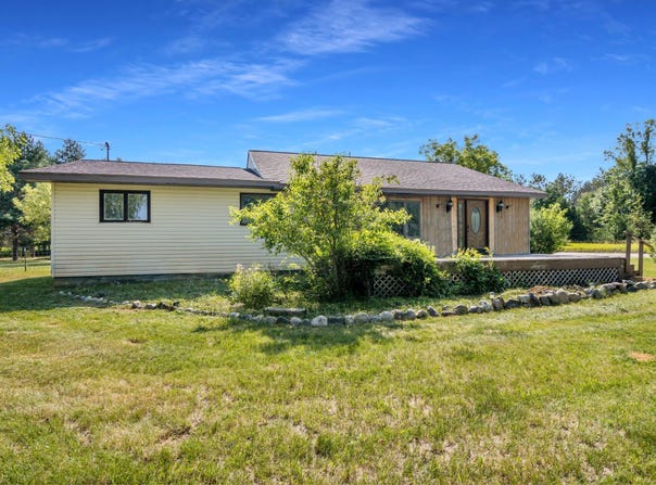 7977 Michigan Avenue, Thompsonville, MI 49683