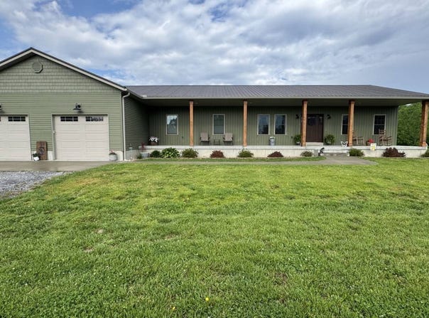 1771  Co Rd 1025 E, Cisne, IL 62823