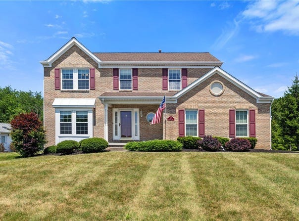 409 Hastings Dr, Cranberry Twp, PA 16066