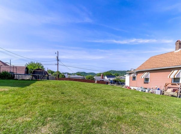 0000 Ruby St., Moundsville, WV 26041