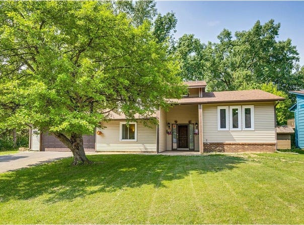 2723 Innsbruck Drive, New Brighton, MN 55112