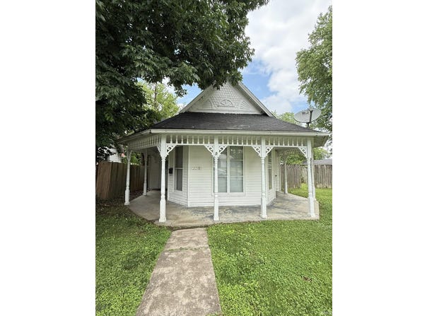 515 W Vine Street, Mitchell, IN 47446