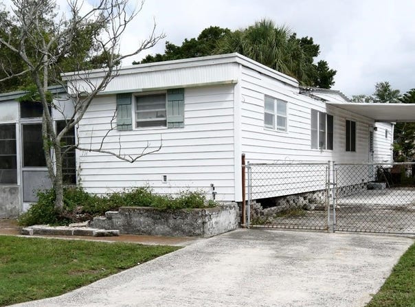 714 DRIFTWOOD LANE, TARPON SPRINGS, FL 34689