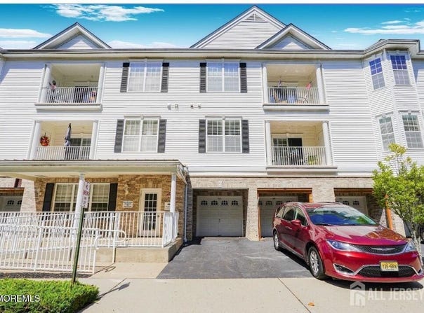 107 Knightsbridge Lane, Morganville, NJ 07751