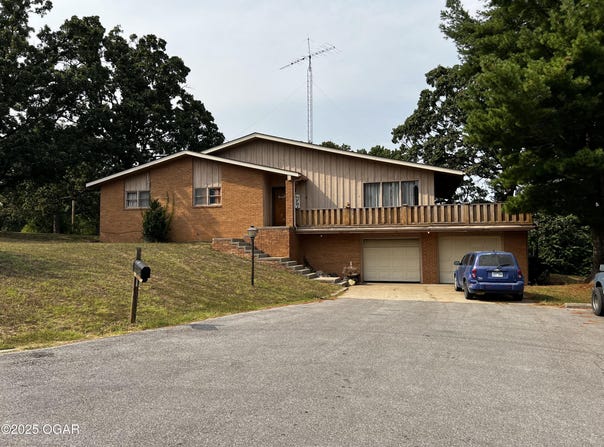 211 Denny Drive, Galena, KS 66739