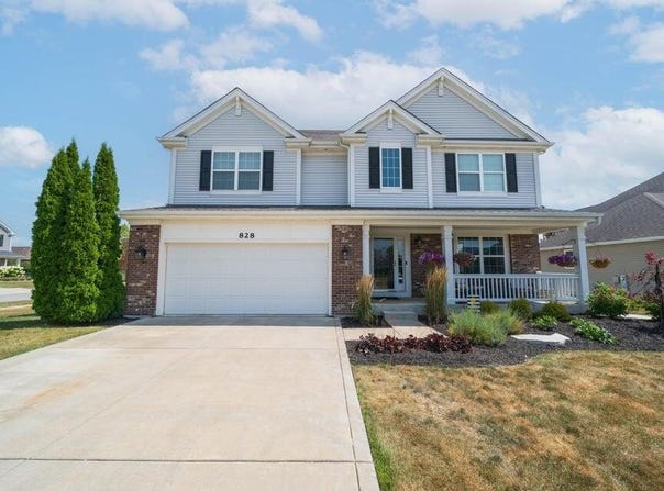 828 Kildare Drive, Crown Point, IN 46307