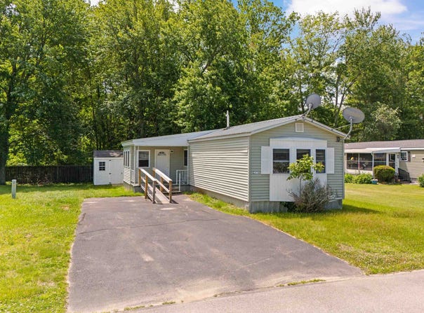 290 Calef Highway, Epping, NH 03042
