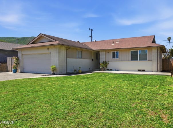 425 S O Place, Lompoc, CA 93436