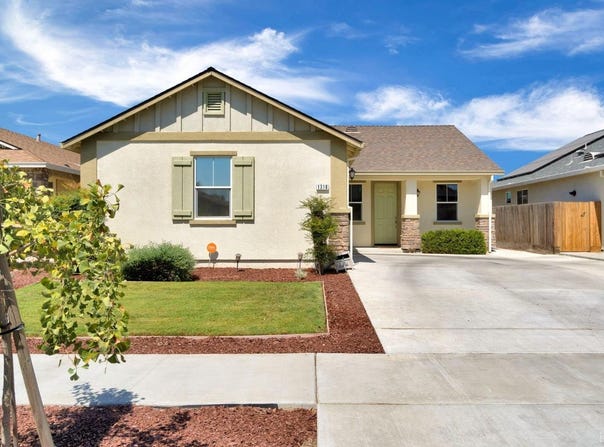 1316 Greenbrier Drive, Hanford, CA 93230