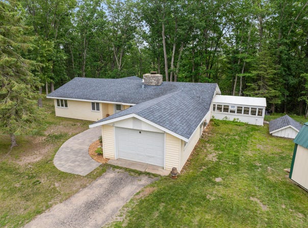 6429 S Straits Highway, Indian River, MI 49749