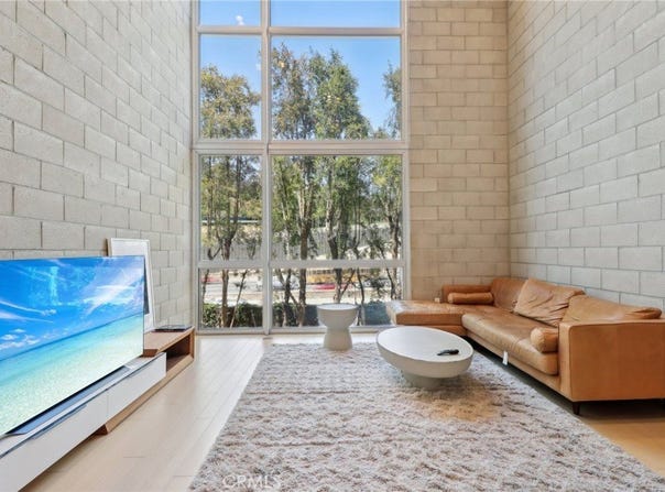 3450 Cahuenga Boulevard W, Los Angeles, CA 90068