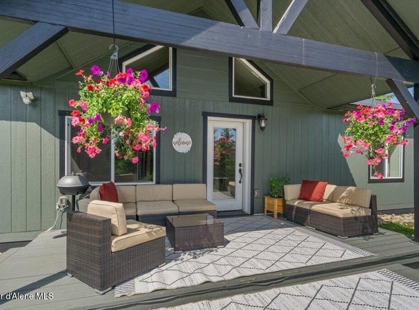 116 Mathews Ridge Rd, Priest River, ID 83856