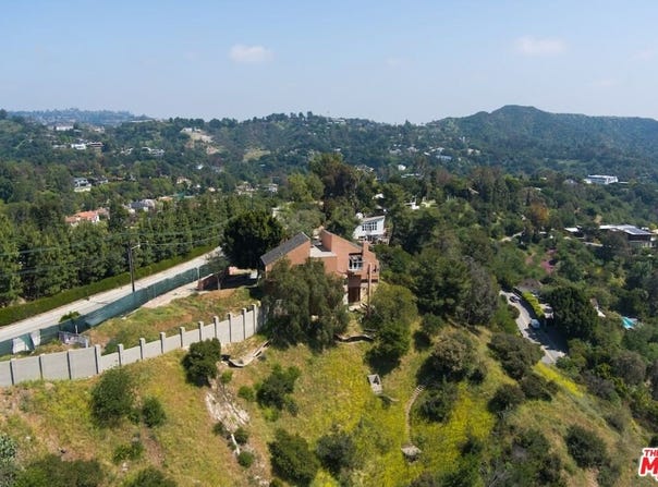 3025 Benedict Canyon Dr, Beverly Hills, CA 90210
