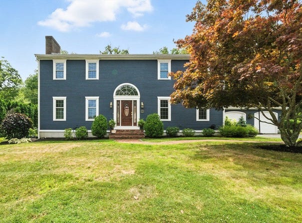 435 Fairway Dr, Somerset, MA 02726