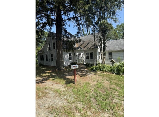 159 County St., Lakeville, MA 02347