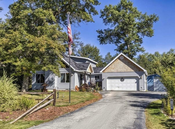11351 Burton Way, Roscommon, MI 48653