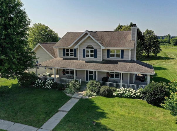 106 Vista Circle, Columbus, WI 53925