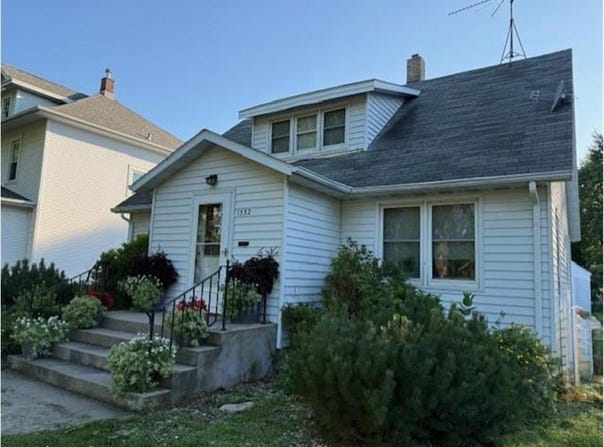 1332 2nd Avenue, Windom, MN 56101