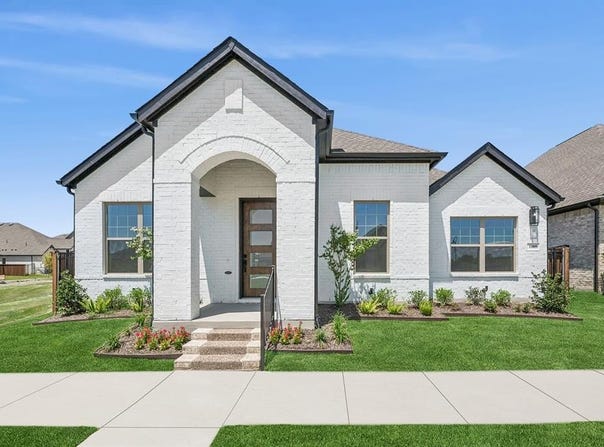 1005 Peach Blossom Avenue, Crowley, TX 76036