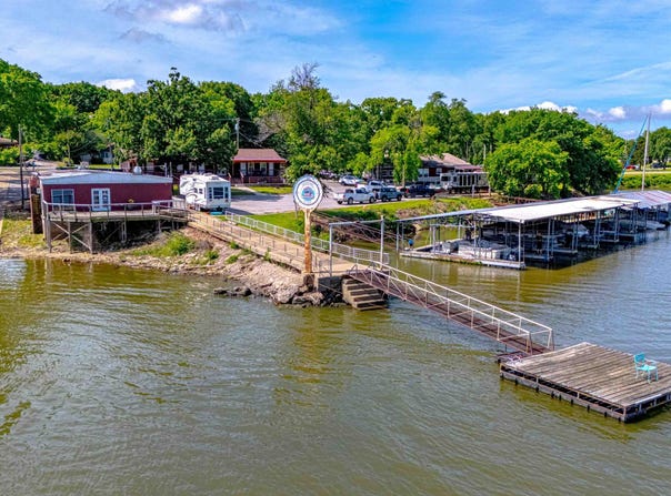 1561 110th Street NW, Grove, OK 74344