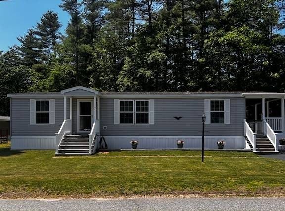 7 Deer Hill Ave, Standish, ME 04084