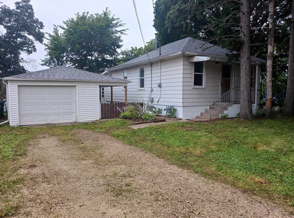 447 E Geneva Street, Elkhorn, WI 53121
