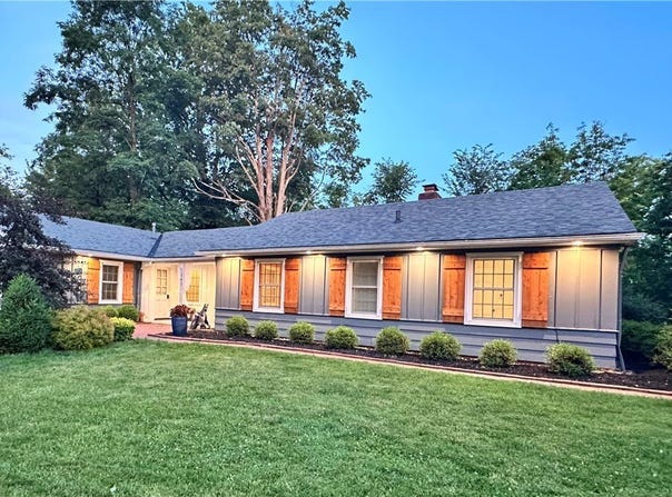 141 W Summit Street, Chagrin Falls, OH 44022