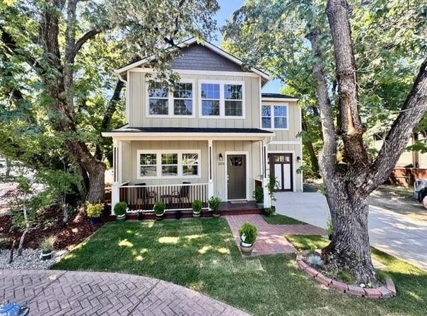 205 N Oregon Street, Jacksonville, OR 97530