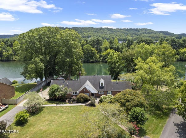 407 Eagle Bend Lane, Clinton, TN 37716