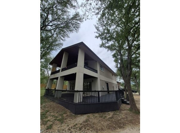 126 Deer Run DR, Cedar Creek, TX 78612