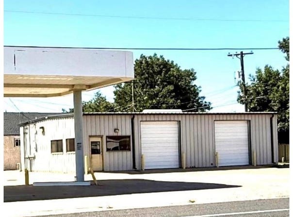 305 N 9th St, Slaton, TX 79364