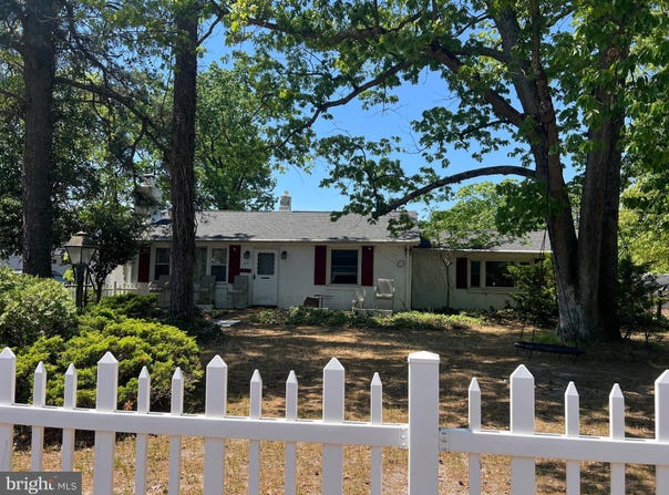 154 E BRANCH AVENUE, PINE HILL, NJ 08021