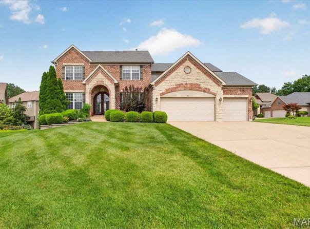 31 Pinewood Court, Dardenne Prairie, MO 63368