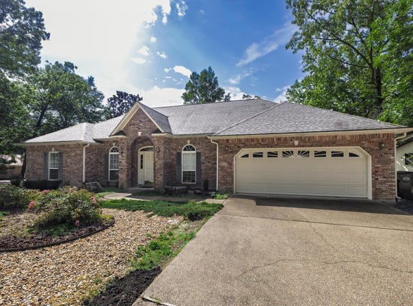 107 Lindura Way, Hot Springs Village, AR 71909