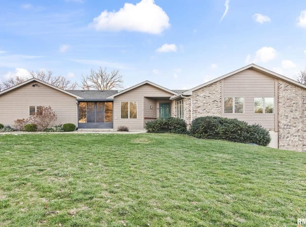 2151 S Imboden Place, Decatur, IL 62521