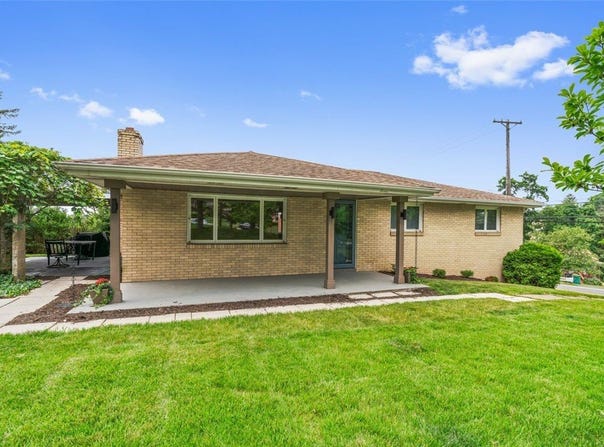 300 Jacks Run Rd, Ross Twp, PA 15202