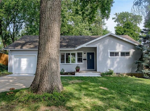 4800 W 76 Street, Prairie Village, KS 66208