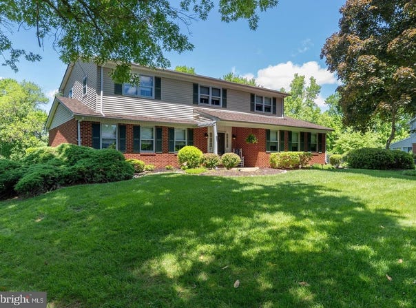 114 W SAVANNAH DR, BEAR, DE 19701