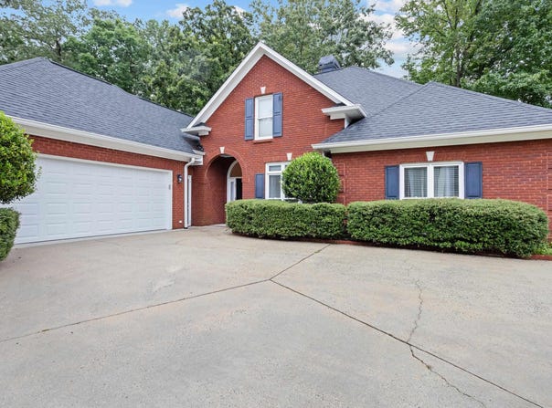 208 WOODBRIDGE LANE, HOOVER, AL 35242