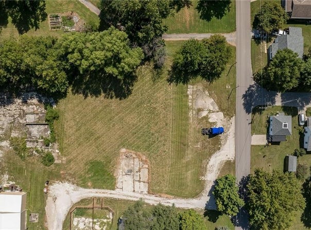 N 13th Terrace, Savannah, MO 64485